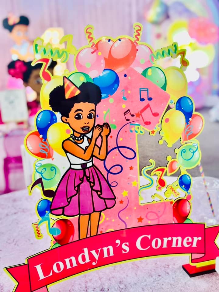 CUSTOM TABLE CENTERPIECES