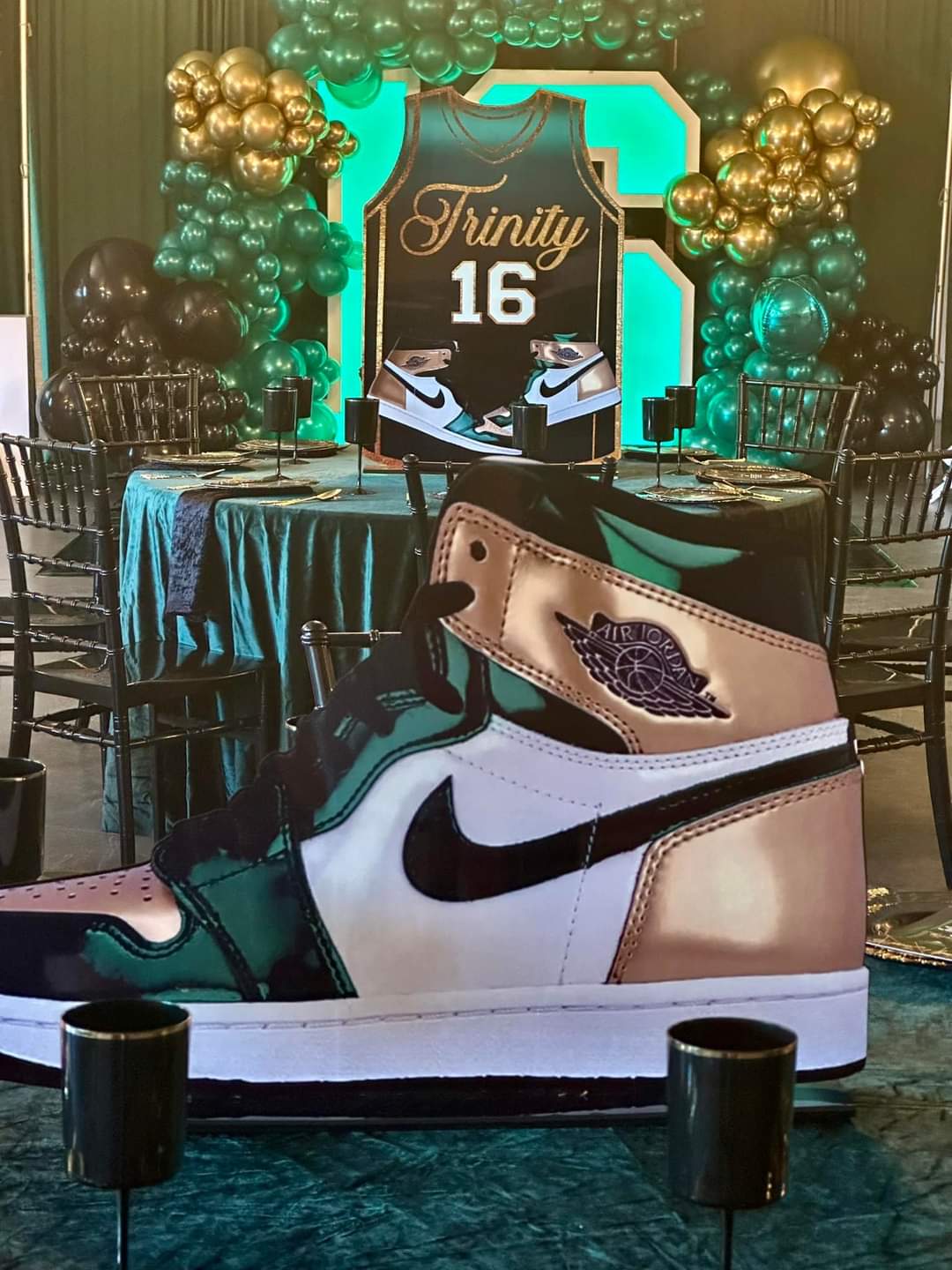 CUSTOM TABLE CENTERPIECES